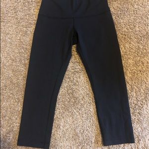Lululemon cropped pocket leggings